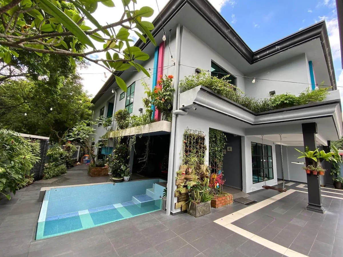 Oneriimba Private Pool & Garden Residence Johor Bahru